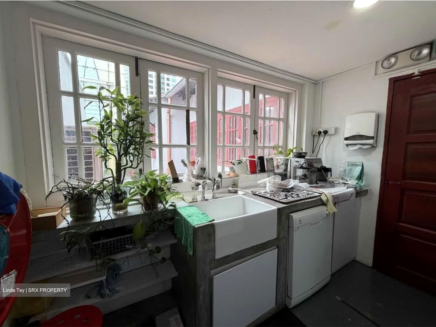 Far East Square (D1), Office #600107591